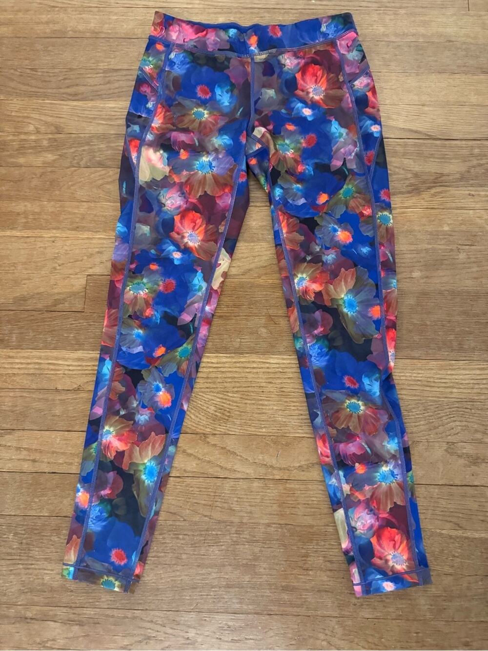 Born to Win Women's Blue Floral Athletic Leggings with Pockets - Size Small
b23